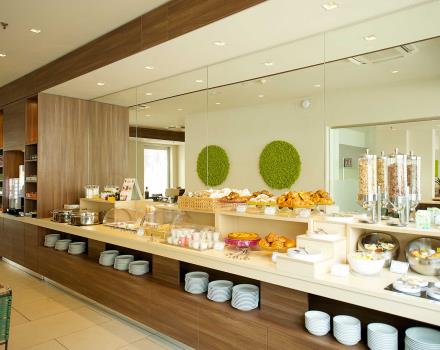 Gustosa colazione a buffet al Best Western Hotel Luxor, 4 stelle a Torino